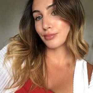 Meet your Posher, Claudia